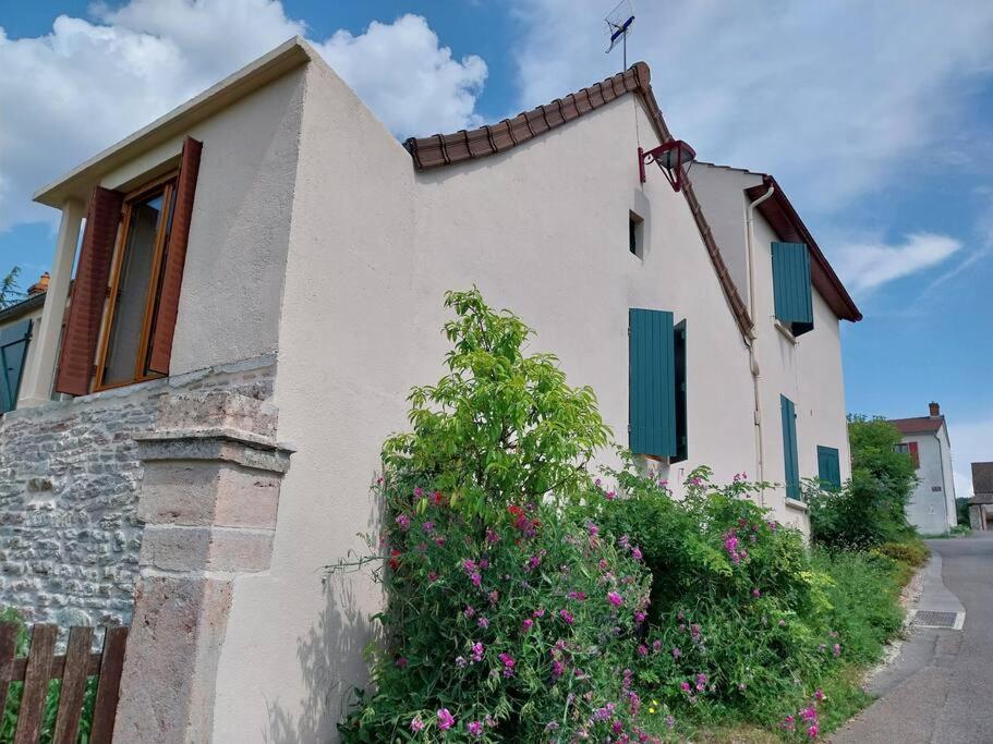Magical Mellecey Villa ภายนอก รูปภาพ